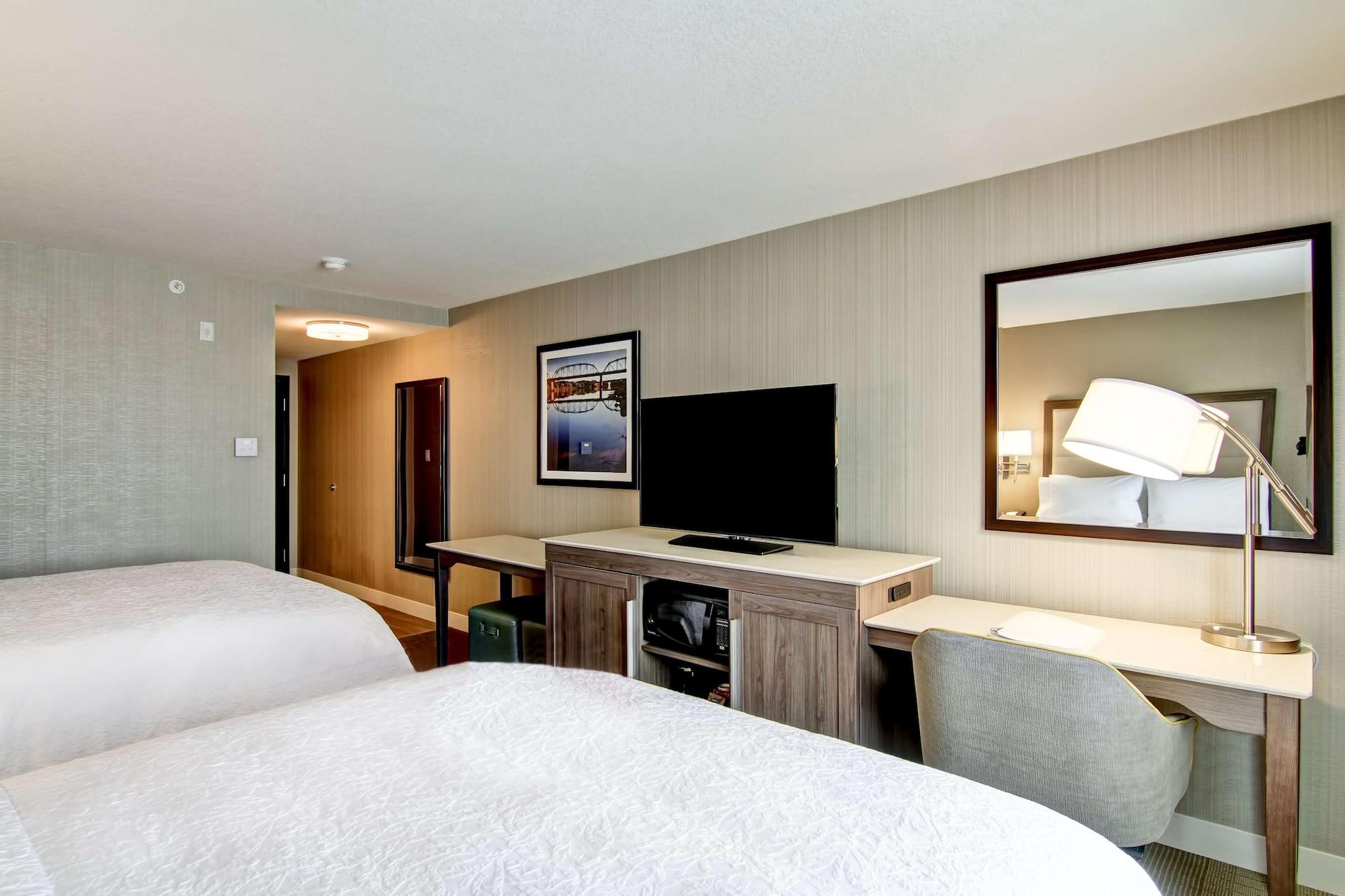 Hampton Inn & Suites By Hilton Saskatoon Airport Экстерьер фото