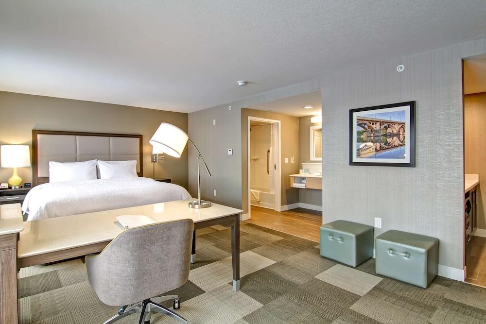 Hampton Inn & Suites By Hilton Saskatoon Airport Экстерьер фото