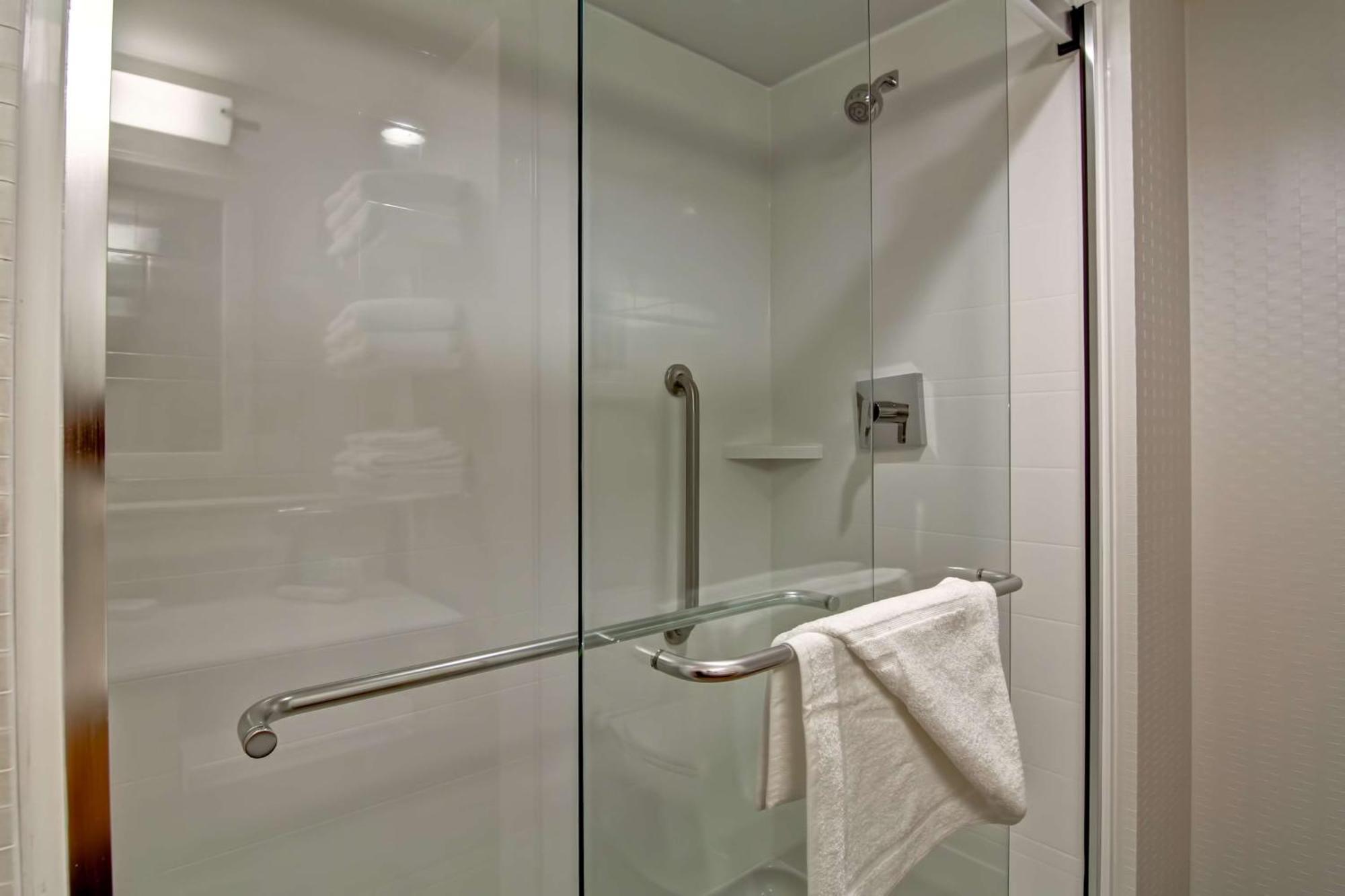 Hampton Inn & Suites By Hilton Saskatoon Airport Экстерьер фото