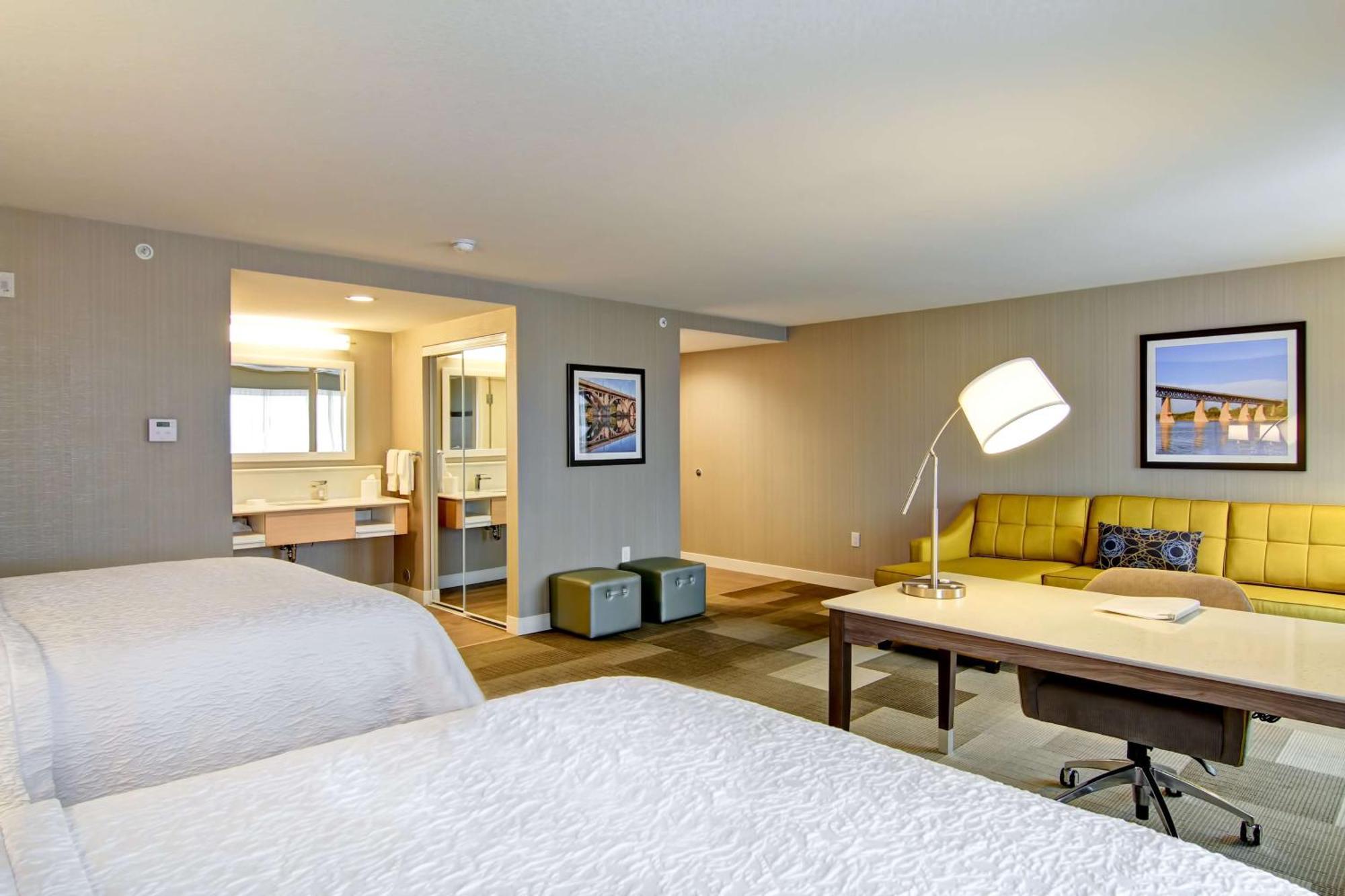 Hampton Inn & Suites By Hilton Saskatoon Airport Экстерьер фото