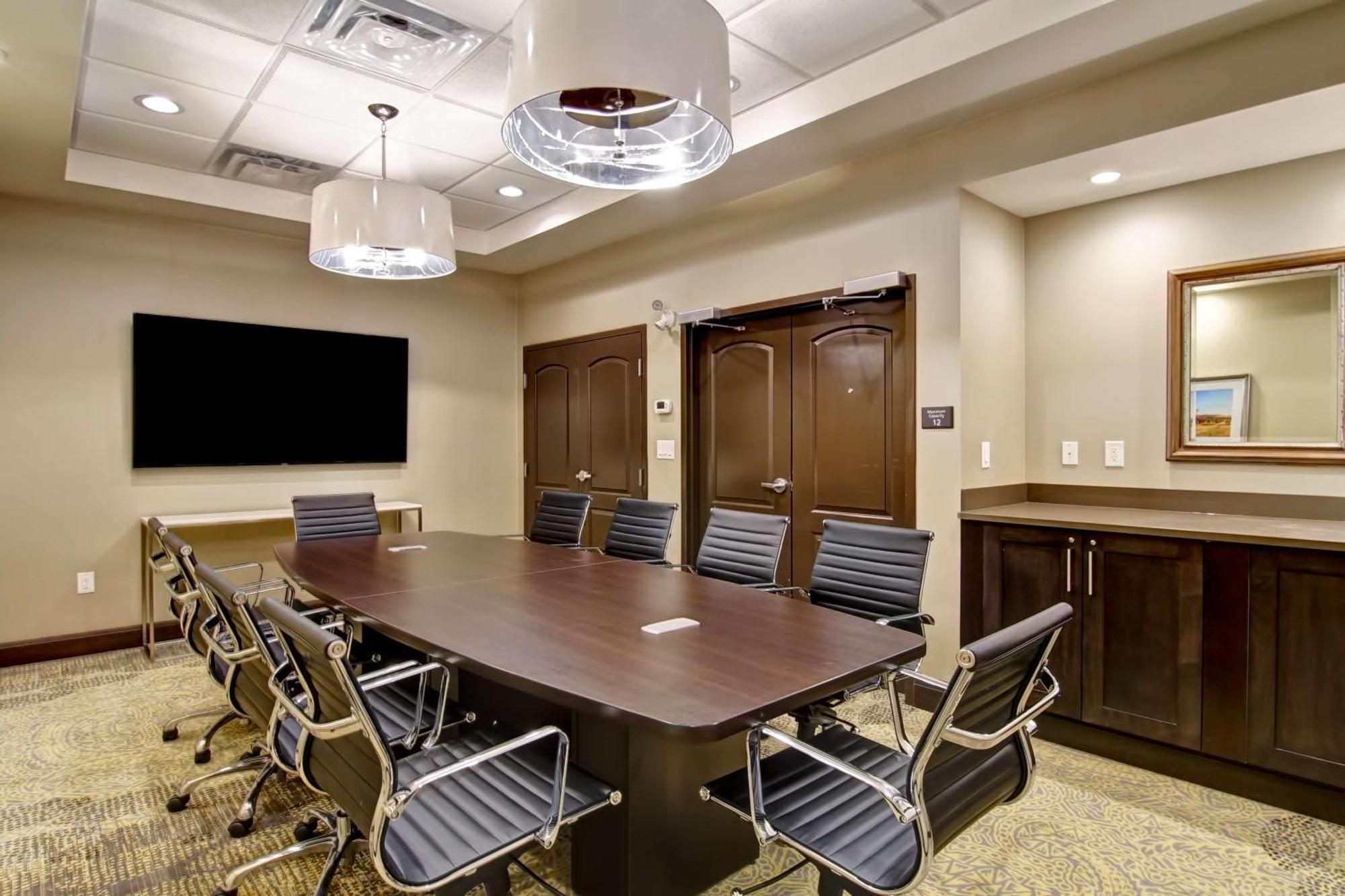 Hampton Inn & Suites By Hilton Saskatoon Airport Экстерьер фото