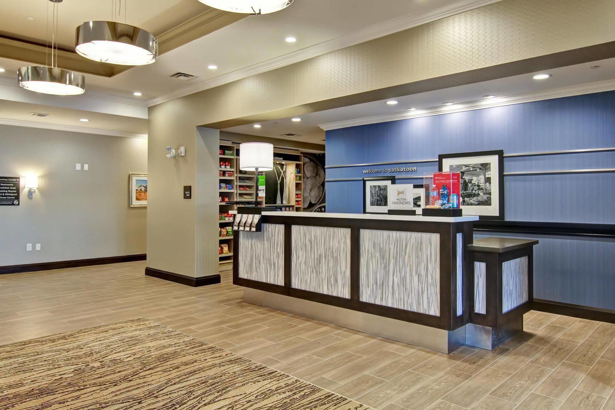 Hampton Inn & Suites By Hilton Saskatoon Airport Экстерьер фото